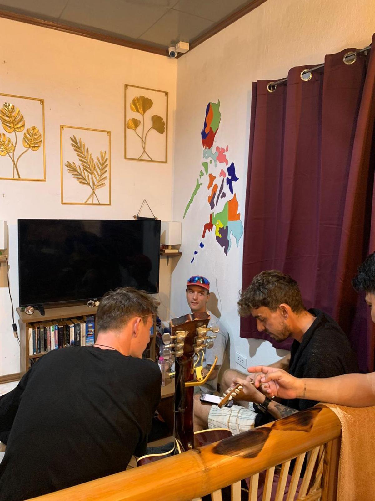 מואלבואל Ohlala Hostel מראה חיצוני תמונה